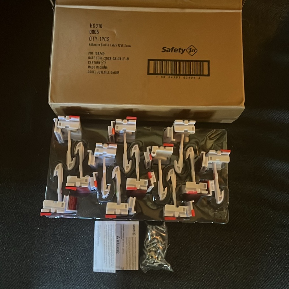 12 count Safety 1st Childproof Cabinet Latch NIB